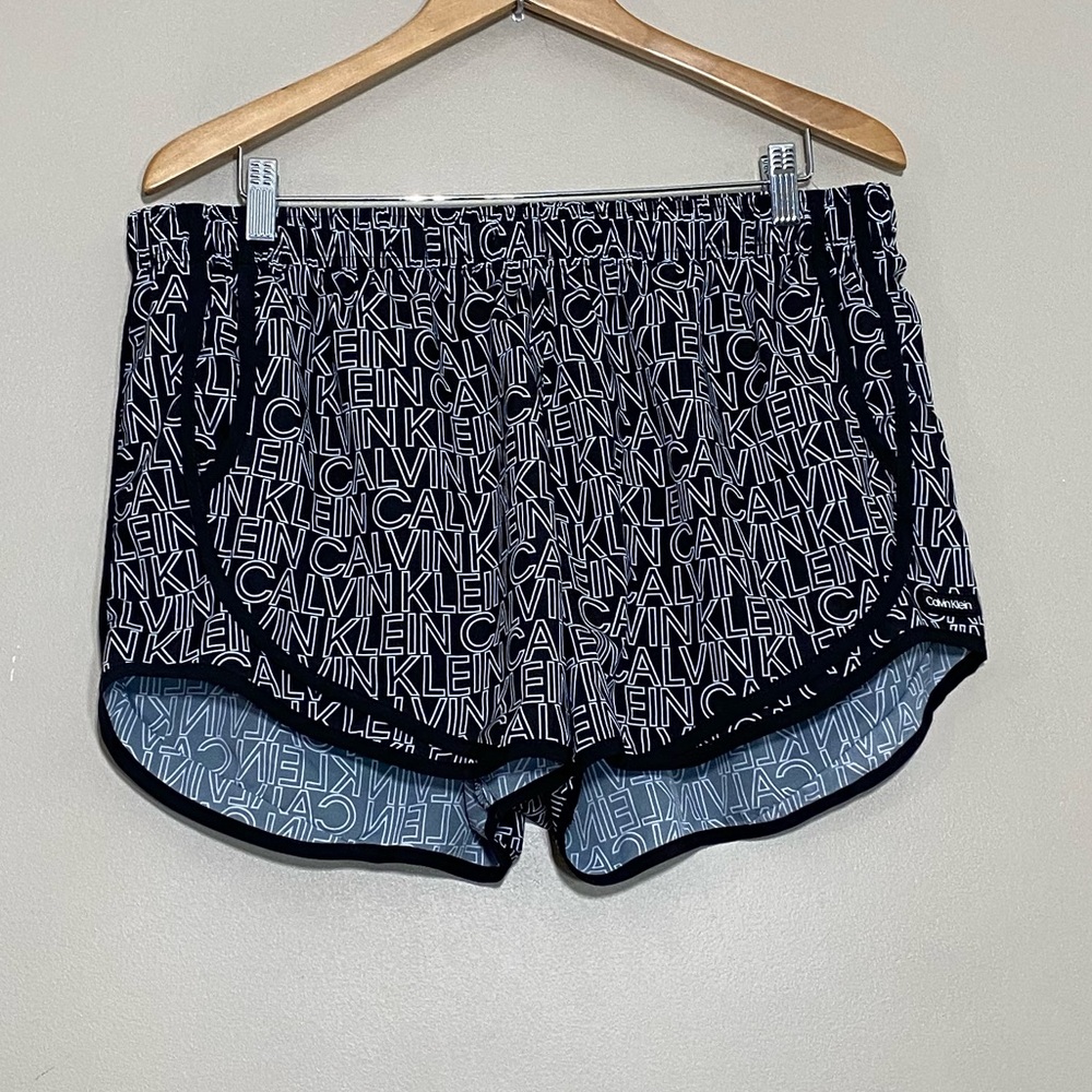 Calvin Klein Running Shorts with Pockets Lining Drawstring size Xl
